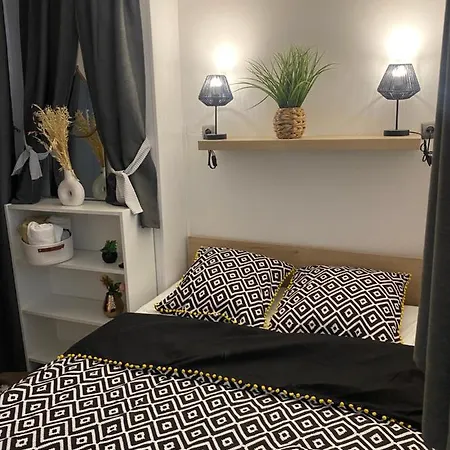 Paradis Les Pieds Sur Le Sable Palace 滨海图维列