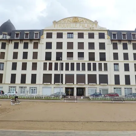 Paradis Les Pieds Sur Le Sable Palace Трувиль-сюр-Мер